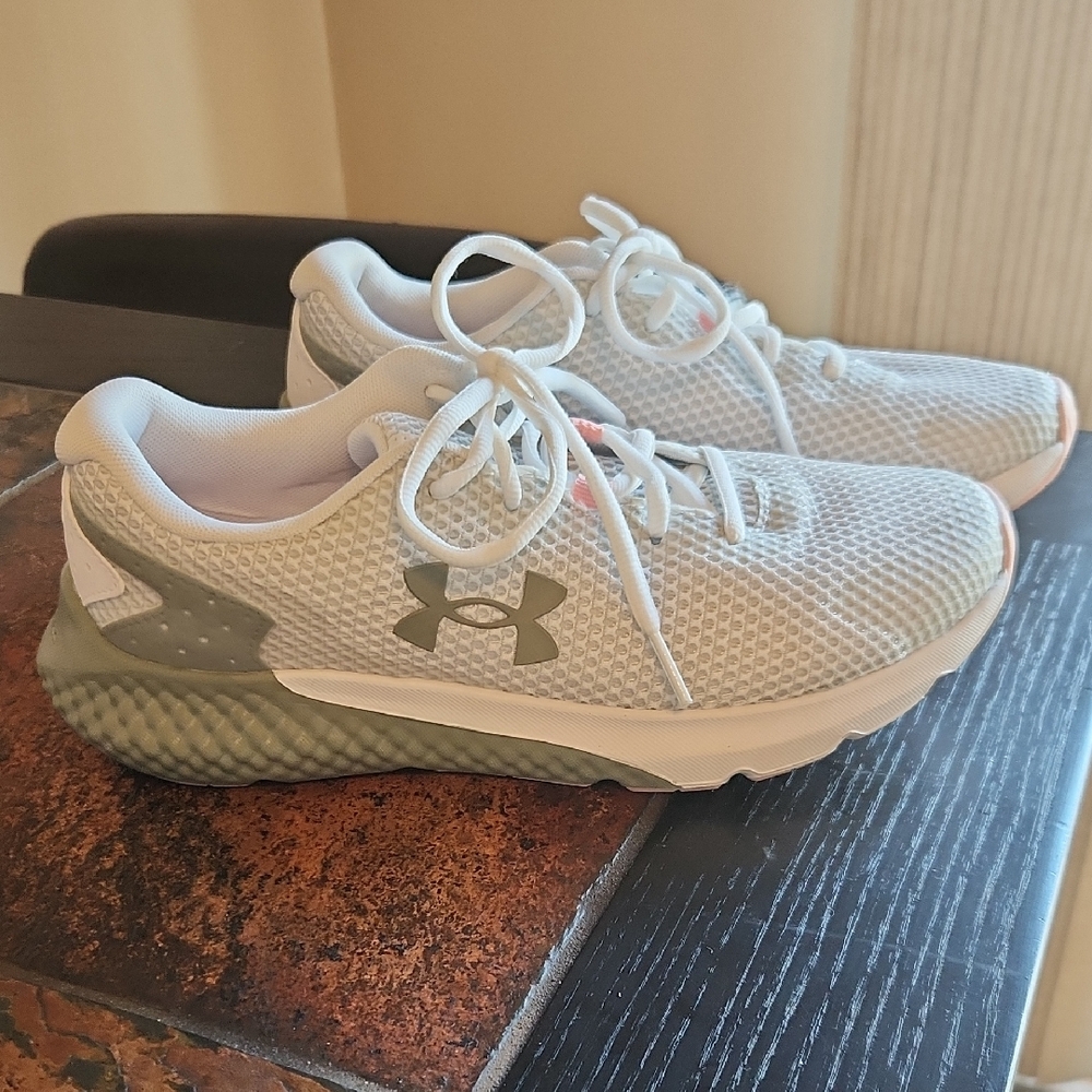 Under Armour Women's Gray Running Shoes